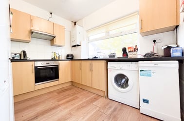 Cathays, Cardiff - Image 2