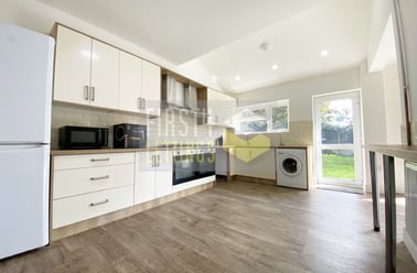 Greenhill Road, Clarendon Park, Leicester - Image 2