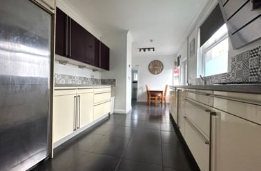 Roath, Plasnewydd, Cardiff - Image 2