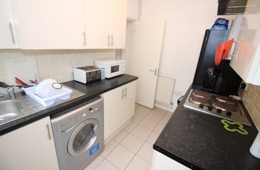 Roath, Plasnewydd, Cardiff - Image 2