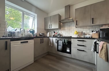 Cathays, Cardiff - Image 2