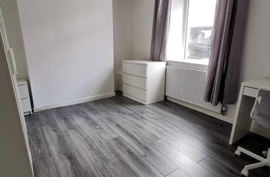Richardson Street, Sandfields, Swansea - Image 3