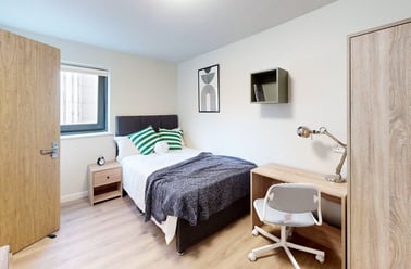 Oxford Street, City Centre, Leicester - Image 3