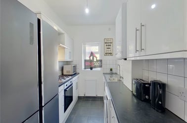 Salford, Pendleton - Image 2