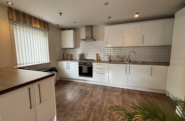 Roath, Plasnewydd, Cardiff - Image 3