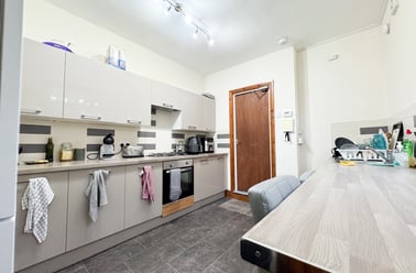 Cathays, Cardiff - Image 3