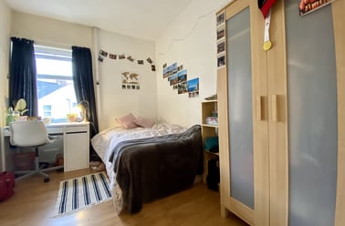 Cathays, Cardiff - Image 3