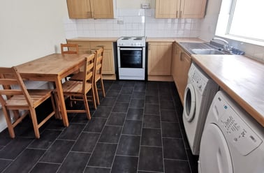 Malvern Terrace, Brynmill, Swansea - Image 2