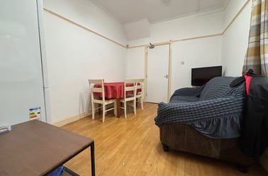 Roath, Plasnewydd, Cardiff - Image 2