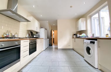 Cathays, Plasnewydd, Cardiff - Image 3