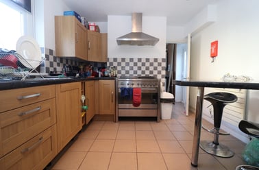 Roath, Plasnewydd, Cardiff - Image 2