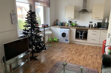 Uplands Crescent, Uplands, Swansea - Image 3