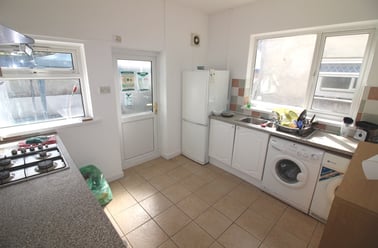 Cathays, Cardiff - Image 2