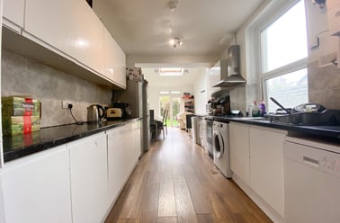 Cathays, Cardiff - Image 2