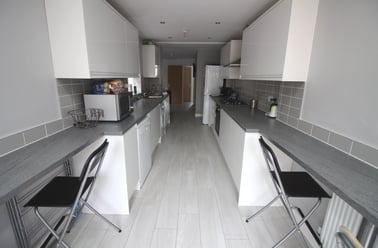 Cathays, Plasnewydd, Cardiff - Image 2