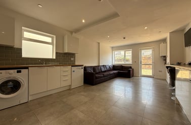 Cathays, Cardiff - Image 2