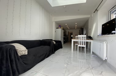 Cathays, Cardiff - Image 2