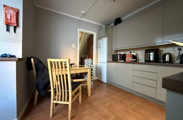 Cathays, Cardiff - Image 2