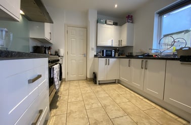 Cathays, Cardiff - Image 3