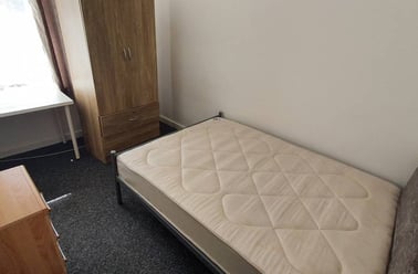  1, 26, Cathays, Cardiff - Image 3