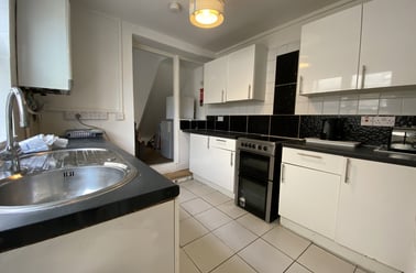 Roath, Plasnewydd, Cardiff - Image 2