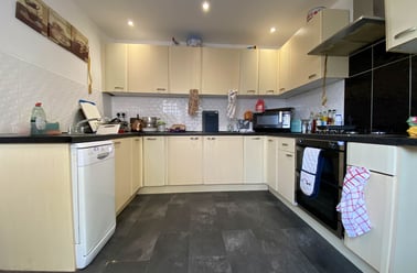 Cathays, Plasnewydd, Cardiff - Image 2