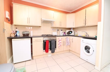 Cathays, Cardiff - Image 2