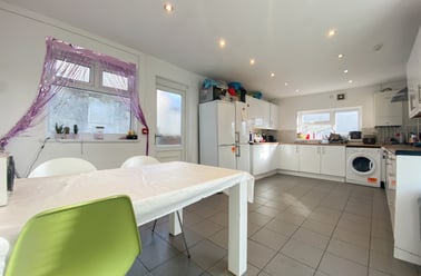 Roath, Plasnewydd, Cardiff - Image 2