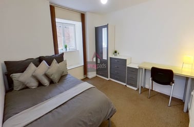 Salford, Seedley - Image 3