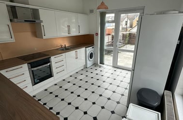 Glanbrydan Avenue, Uplands, Swansea - Image 3