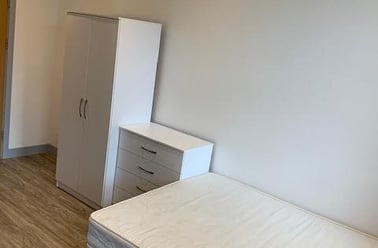 Llanfair House, St Mary's Square, Swansea - Image 3