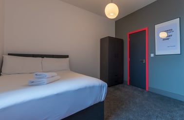 Port Tennant, Swansea - Image 2