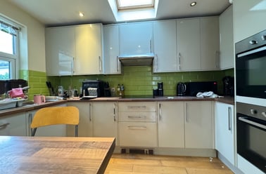 Cathays, Cardiff - Image 2