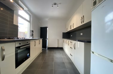 Roath, Plasnewydd, Cardiff - Image 2