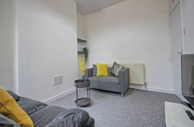 Liverpool, Wavertree - Image 2