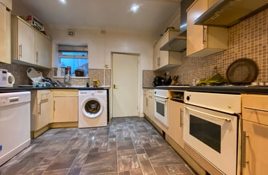 Roath, Plasnewydd, Cardiff - Image 3