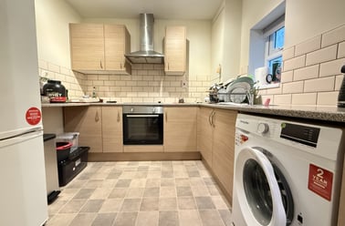 Roath, Plasnewydd, Cardiff - Image 2