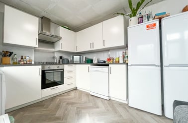 Heath, Cathays, Cardiff - Image 3