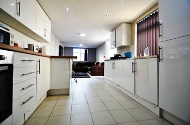 Cathays, Cardiff - Image 3