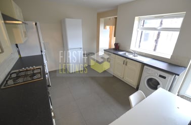 Avenue Road Extension, Clarendon Park, Leicester - Image 3