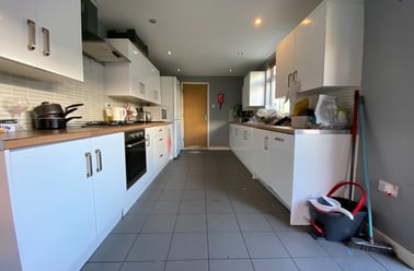 Cathays, Cardiff - Image 2