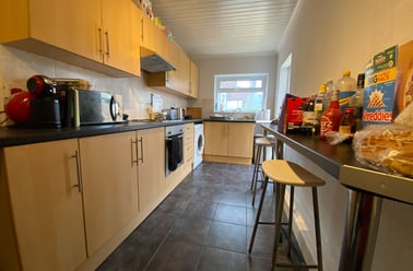 Cathays, Cardiff - Image 2