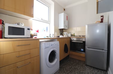 Roath, Plasnewydd, Cardiff - Image 3