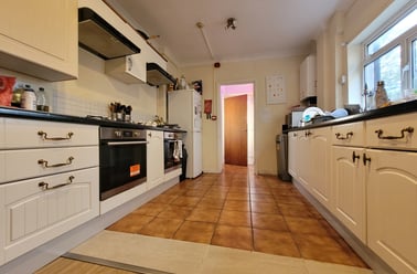 Roath, Cathays, Cardiff - Image 2