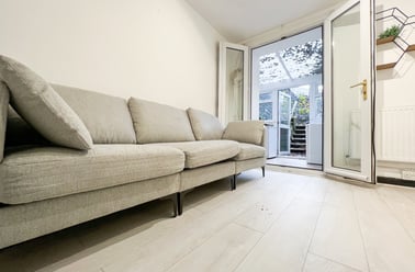 Cathays, Cardiff - Image 2