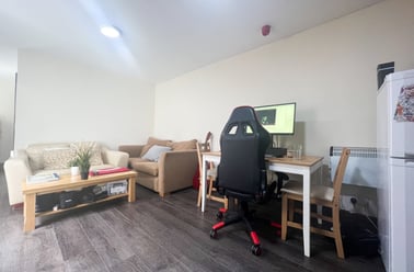 Roath, Cathays, Cardiff - Image 2