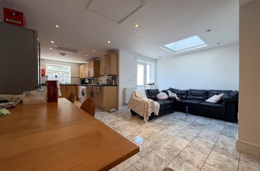 Cathays, Cardiff - Image 2