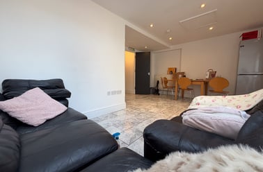 Cathays, Cardiff - Image 3
