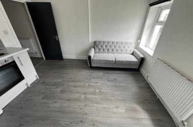  3, 212, Adamstown, Cardiff - Image 3