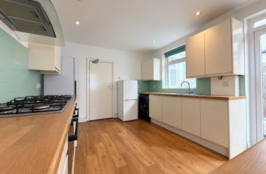 Cathays, Plasnewydd, Cardiff - Image 2